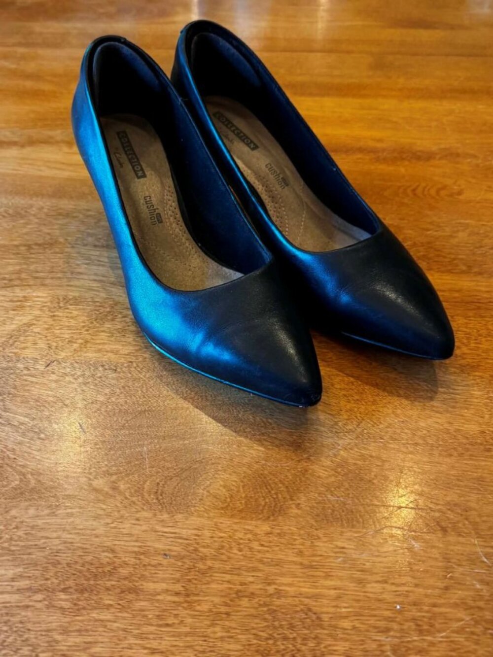 Clarks Black Leather Heels • Size 6.5 • Cushion Collection